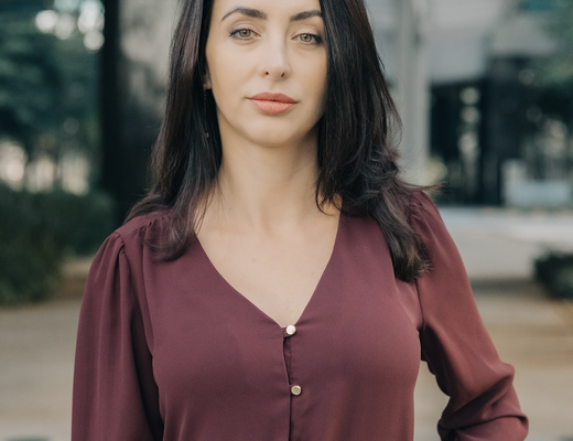 Aline A. Milani headshot