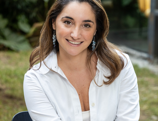 Anna de Souza Aranha headshot