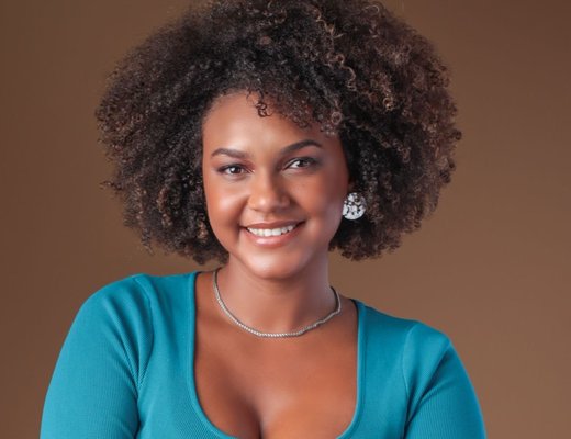 Jessi Alves headshot